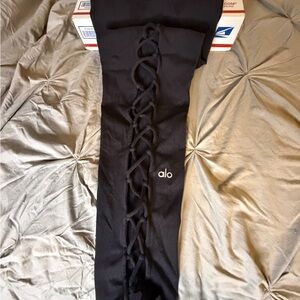 ALO Yoga Black High-Rise Leggings with Subtle Logo